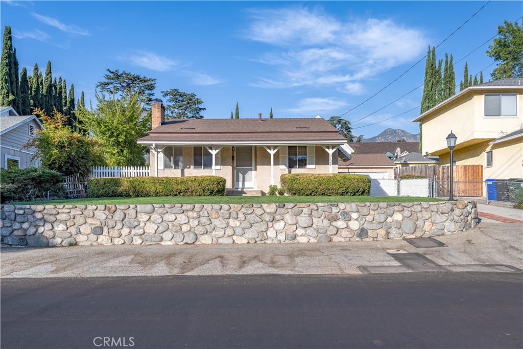 3127 Altura Avenue