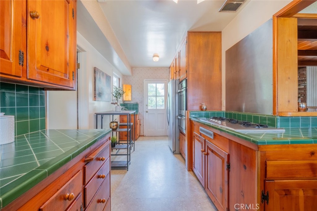 1902 E Greenville Drive