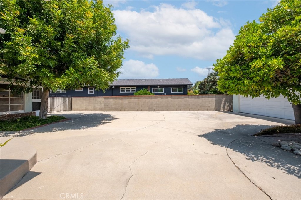 1902 E Greenville Drive