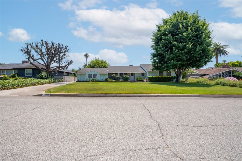 1902 E Greenville Drive