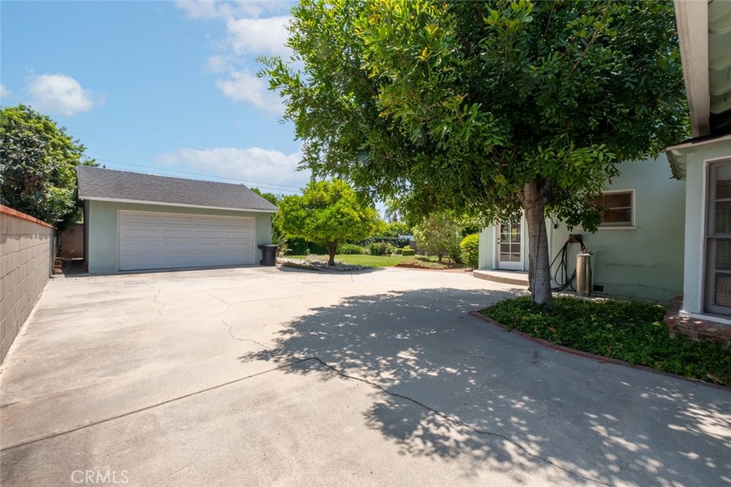 1902 E Greenville Drive