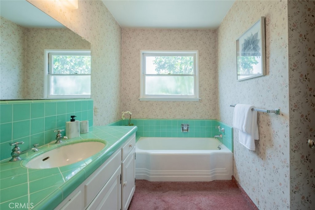 1902 E Greenville Drive