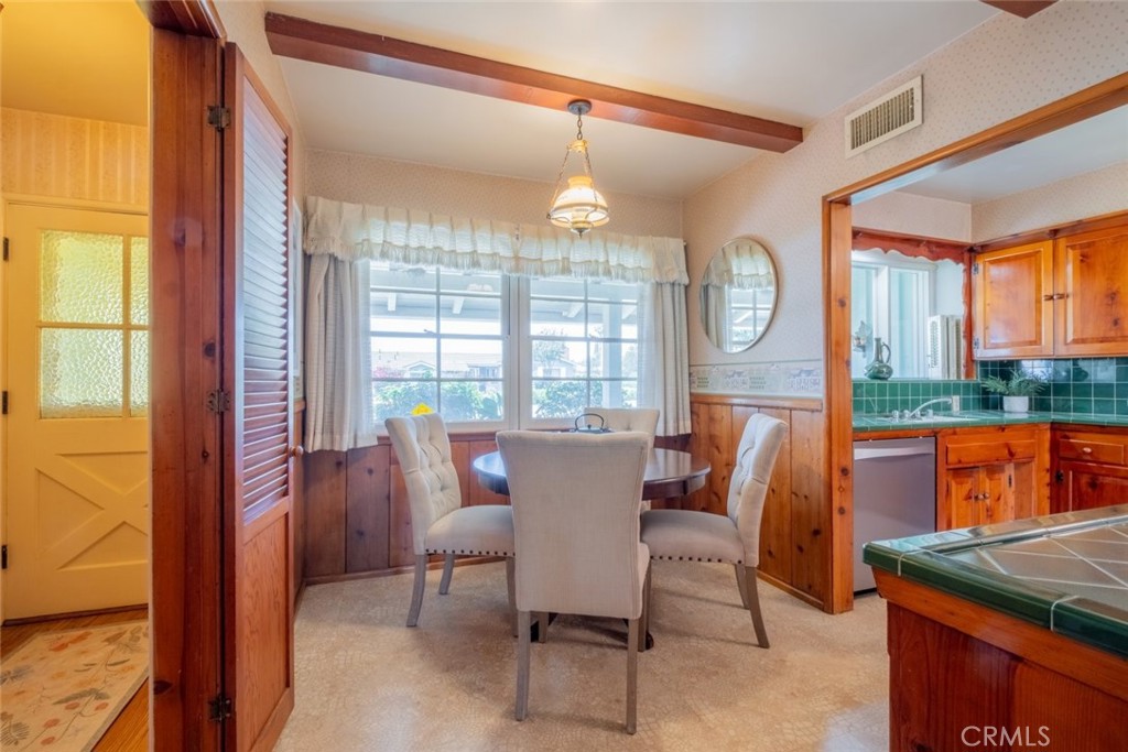 1902 E Greenville Drive