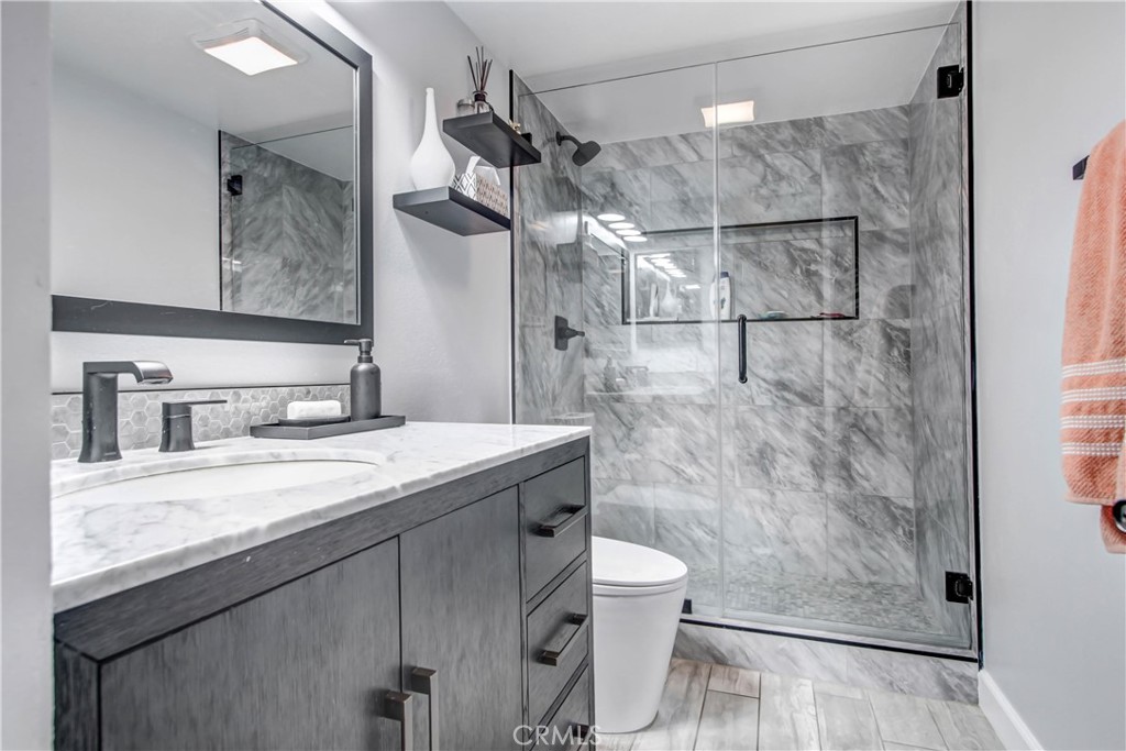 1050 N Turner Avenue 180