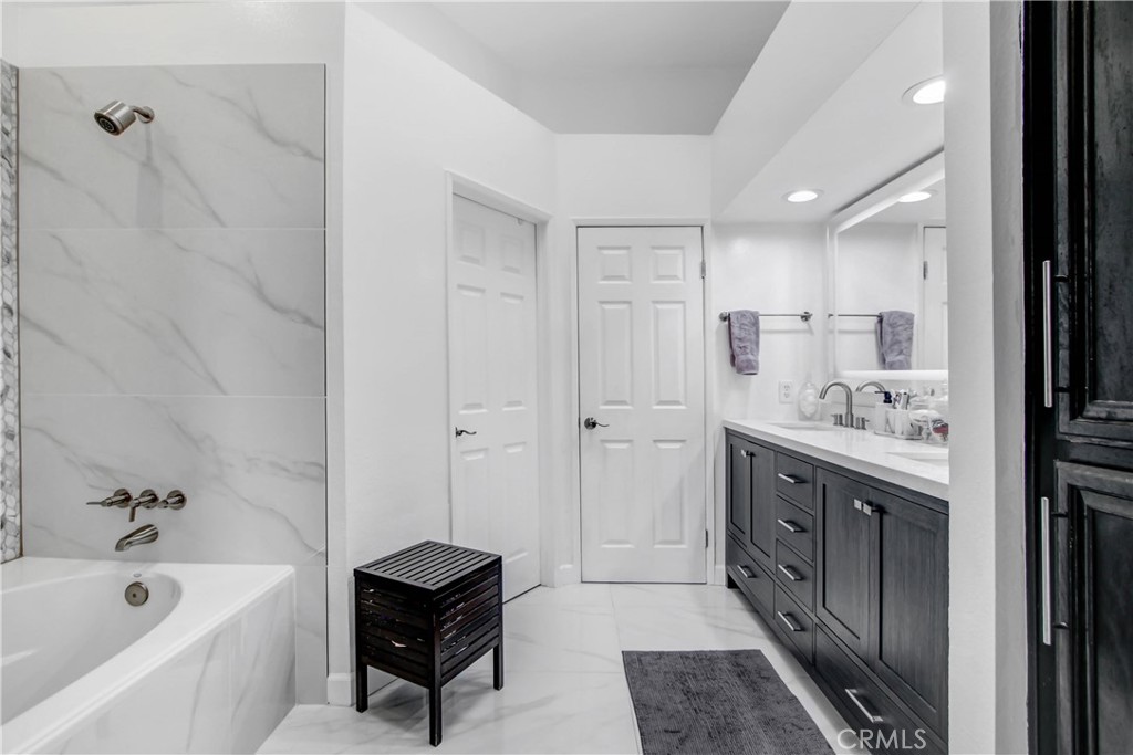 1050 N Turner Avenue 180