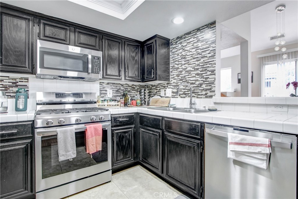 1050 N Turner Avenue 180