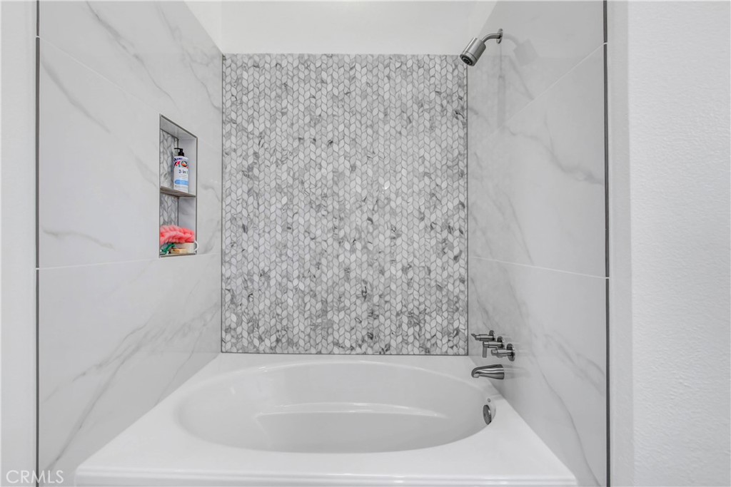 1050 N Turner Avenue 180