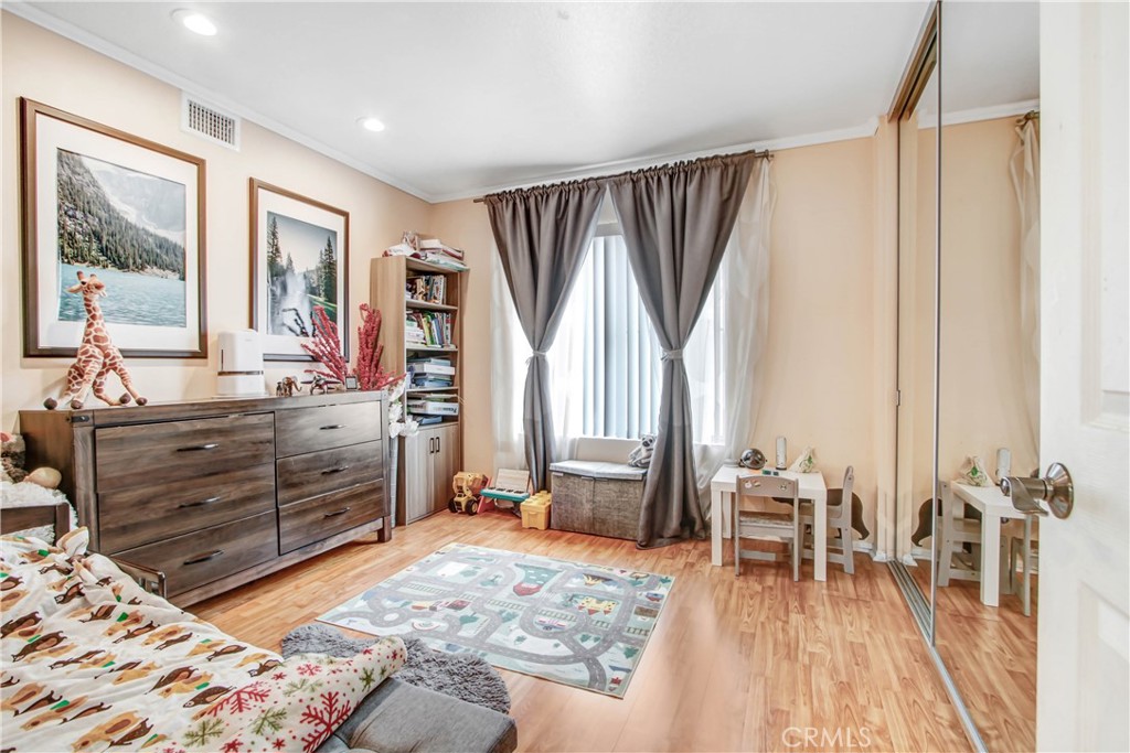 1050 N Turner Avenue 180