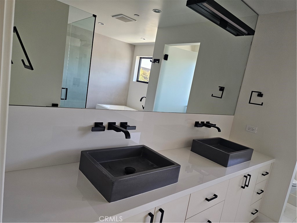 2825 Virginia Avenue