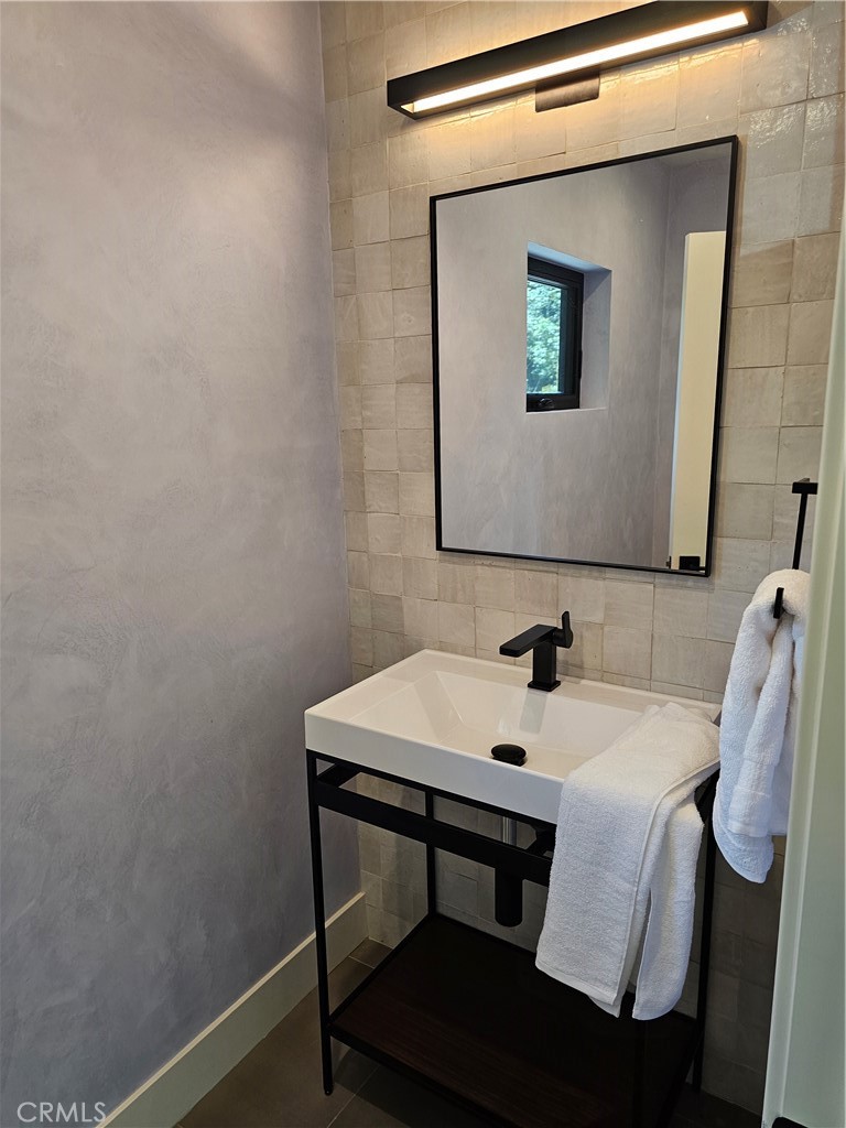 2825 Virginia Avenue