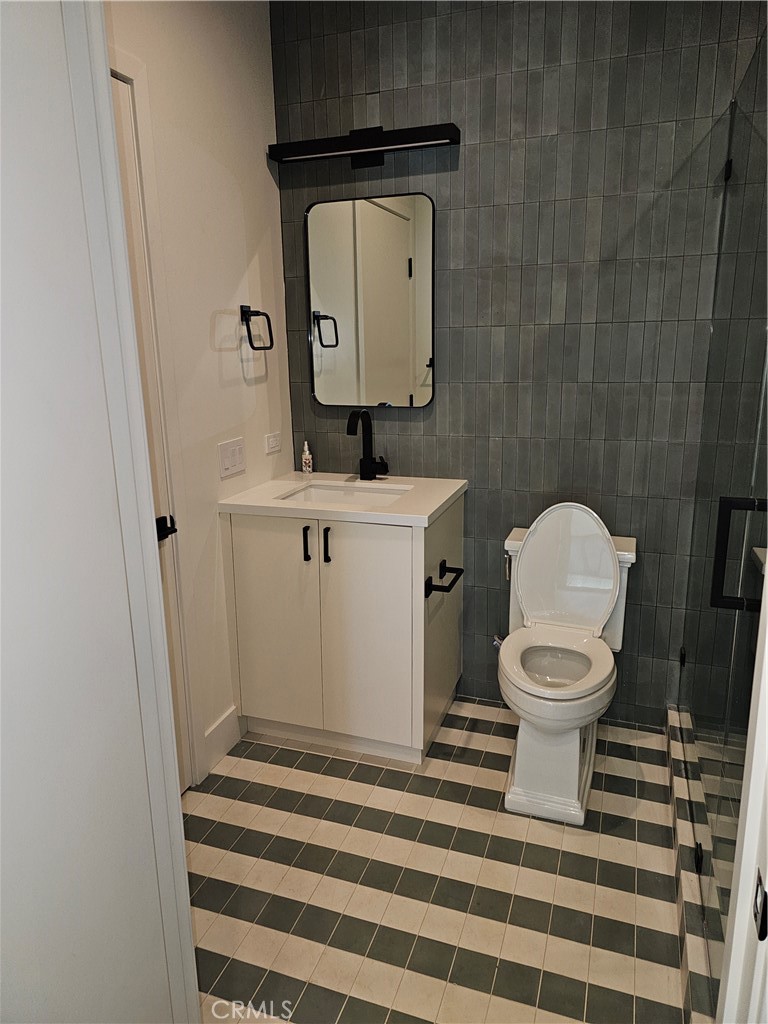 2825 Virginia Avenue