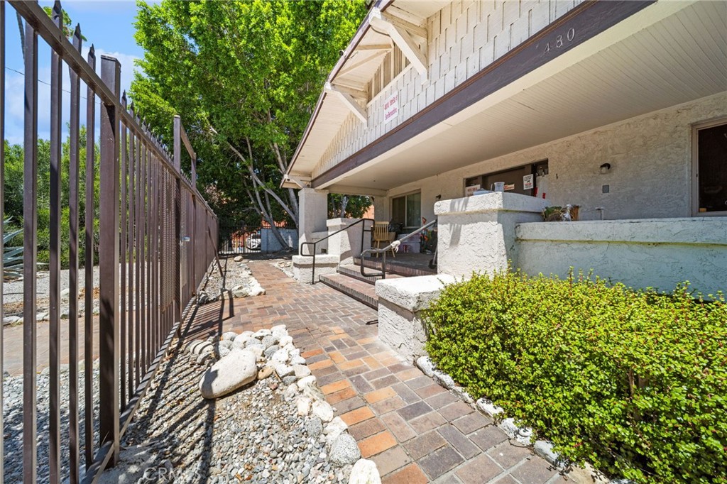 480 W 18th St