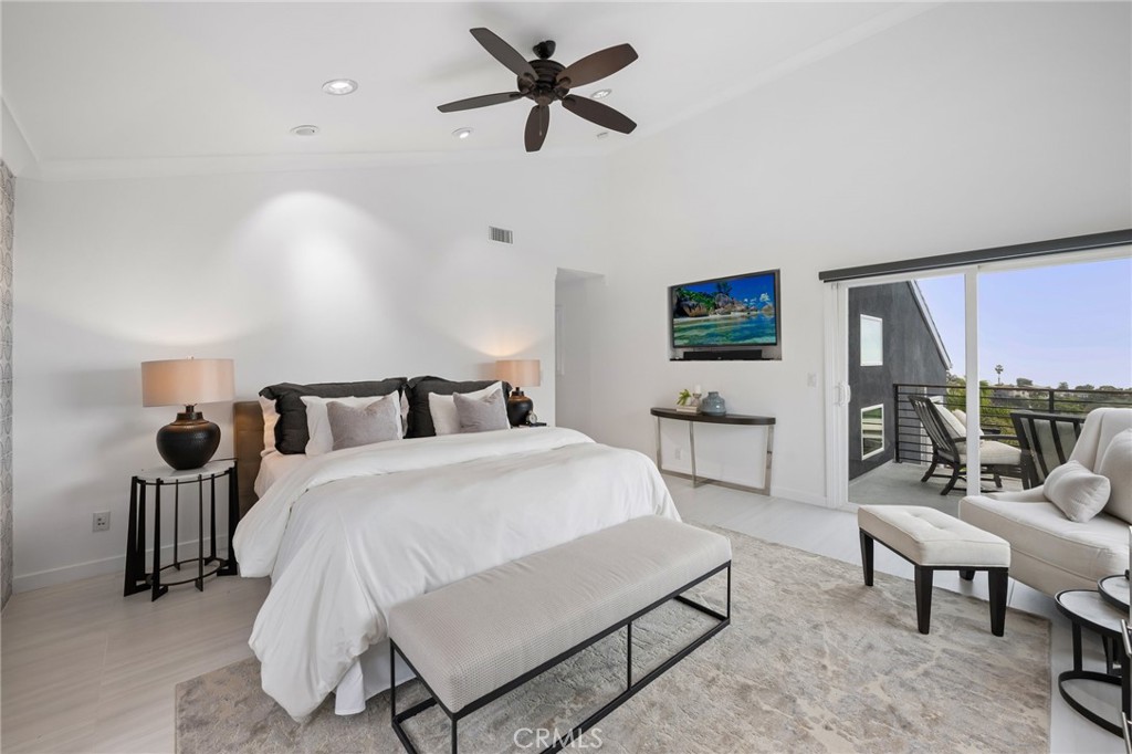 2130 Hillview Drive
