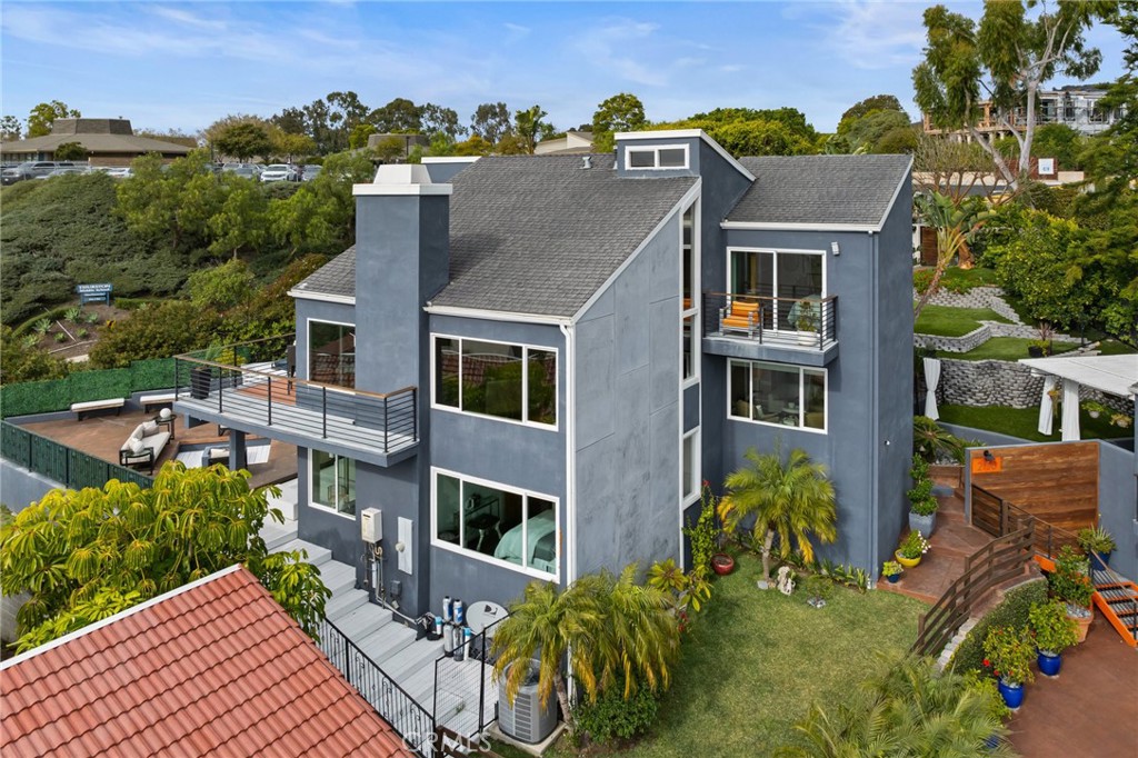 2130 Hillview Drive