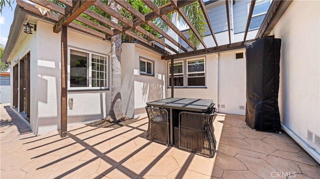 3683 Aureola Boulevard