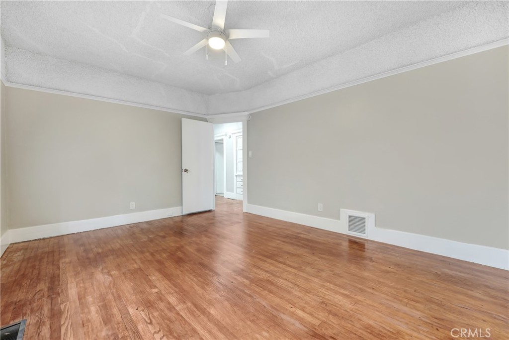 142 S Ardmore Avenue