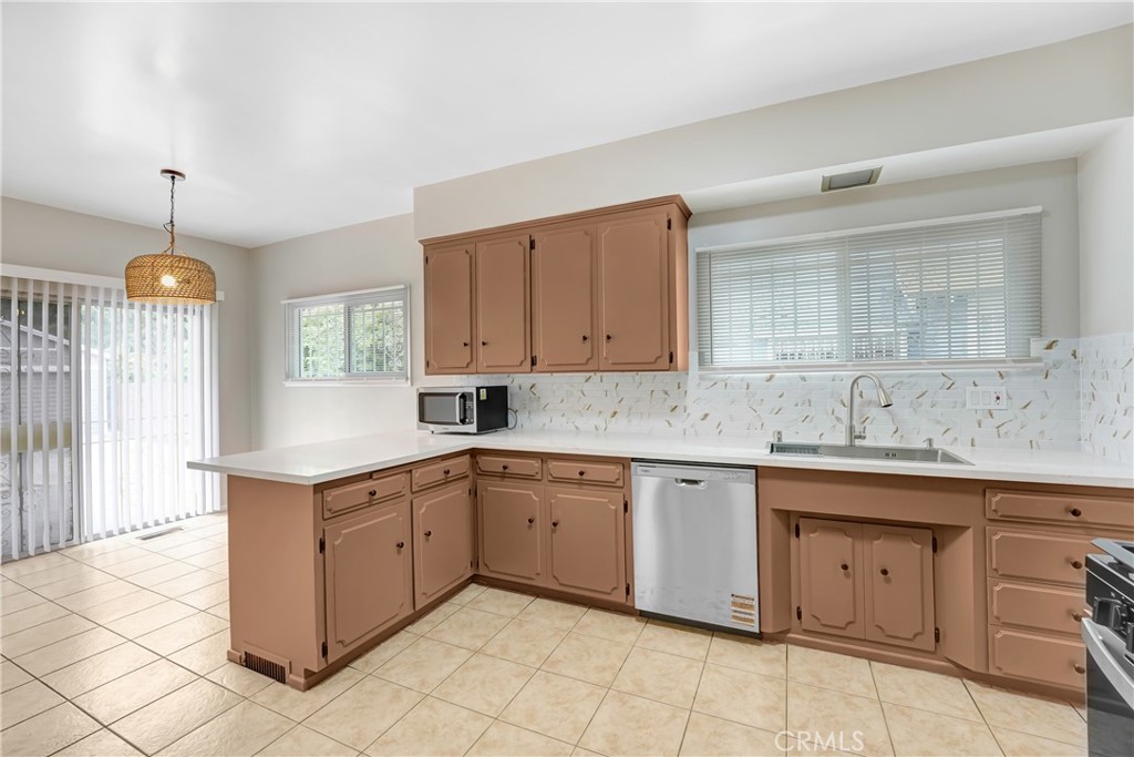 142 S Ardmore Avenue