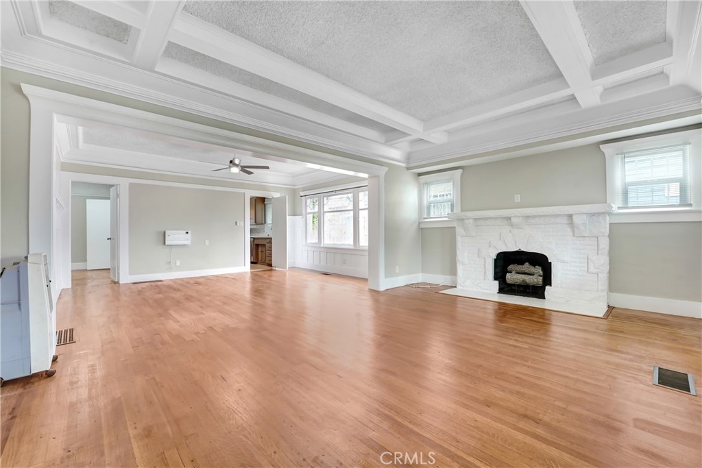 142 S Ardmore Avenue