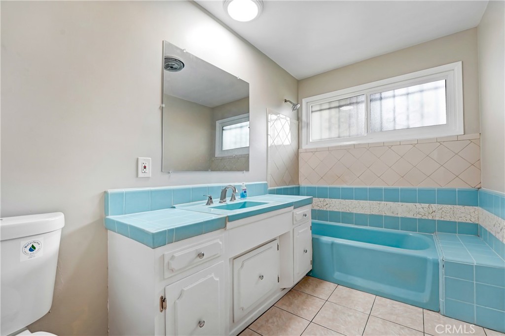 142 S Ardmore Avenue