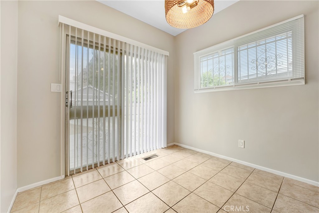 142 S Ardmore Avenue