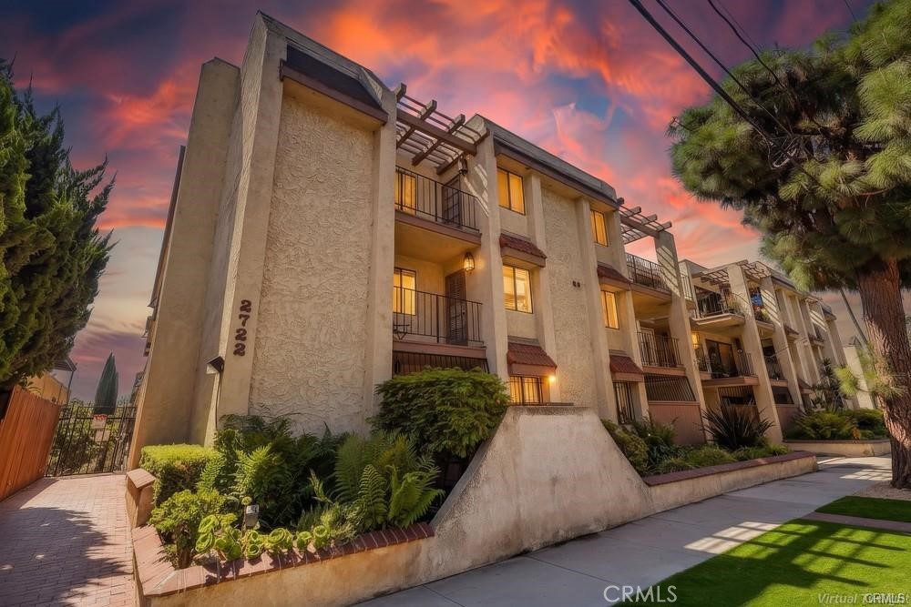 2722 E 20th 104