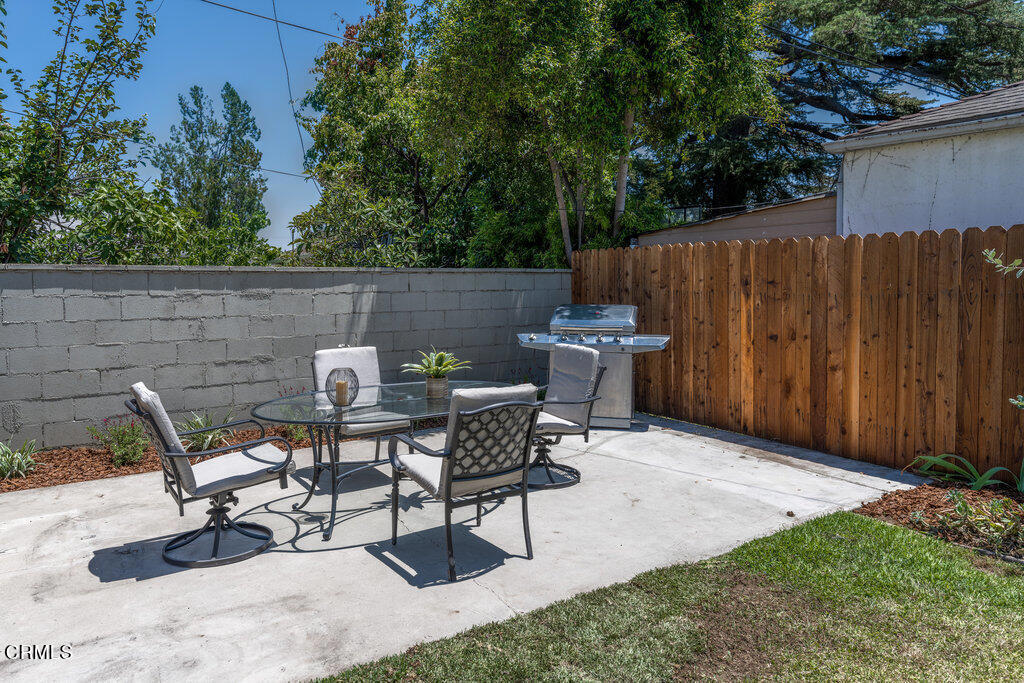 1390 N Roosevelt Avenue