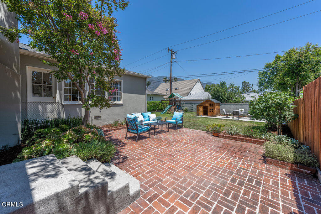 1390 N Roosevelt Avenue