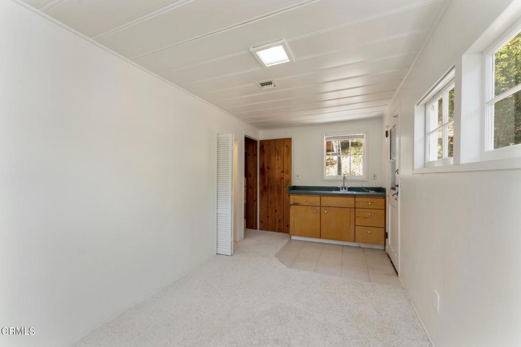 9710 Mistletoe Road