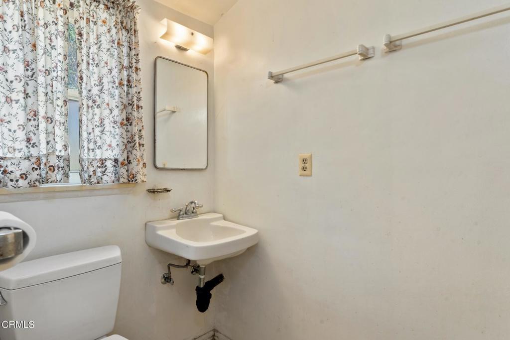 10728 Shoshone Avenue