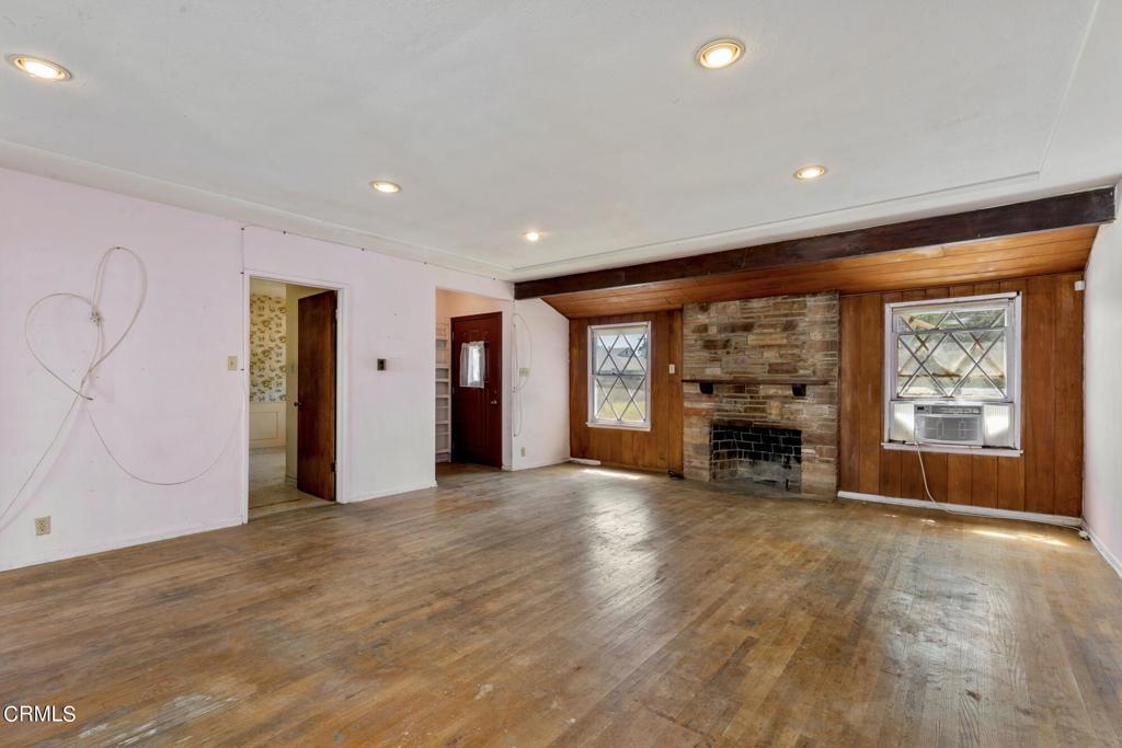 10728 Shoshone Avenue