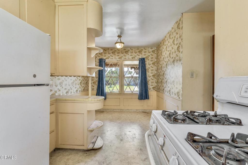 10728 Shoshone Avenue