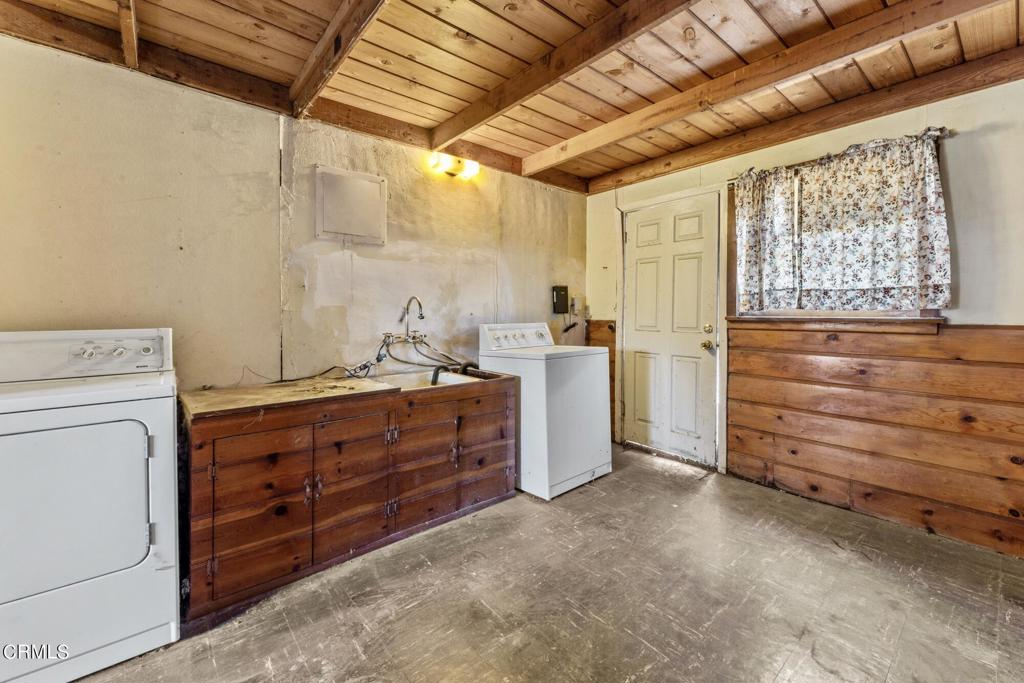 10728 Shoshone Avenue