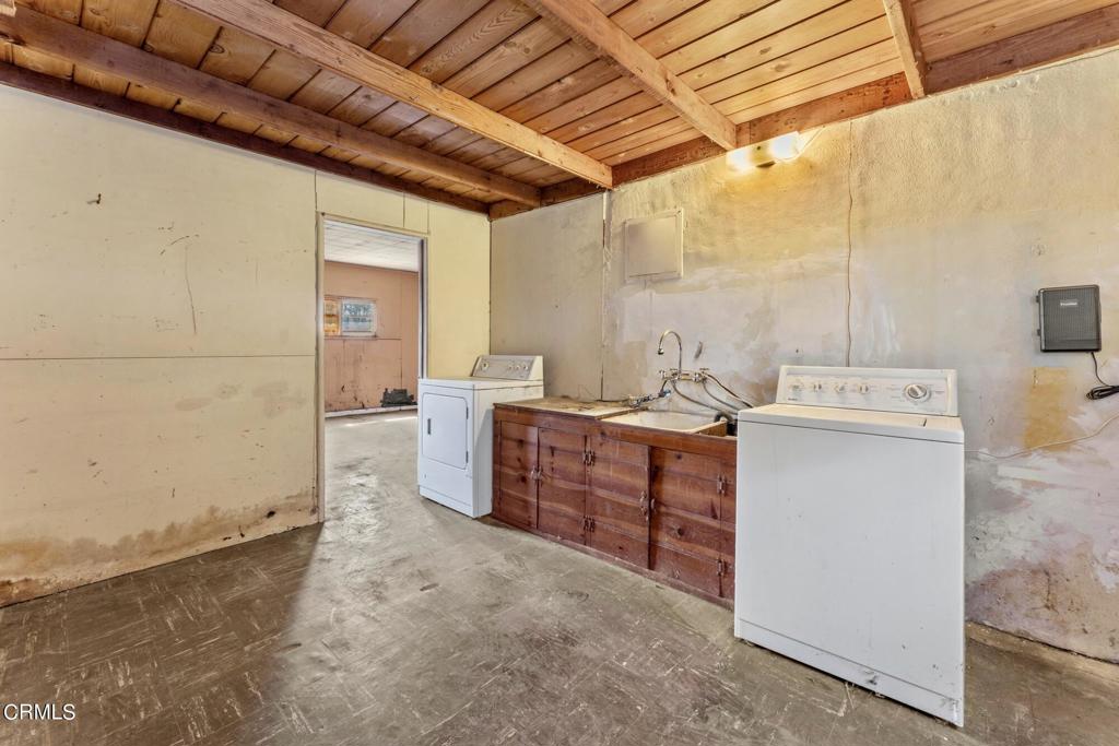 10728 Shoshone Avenue