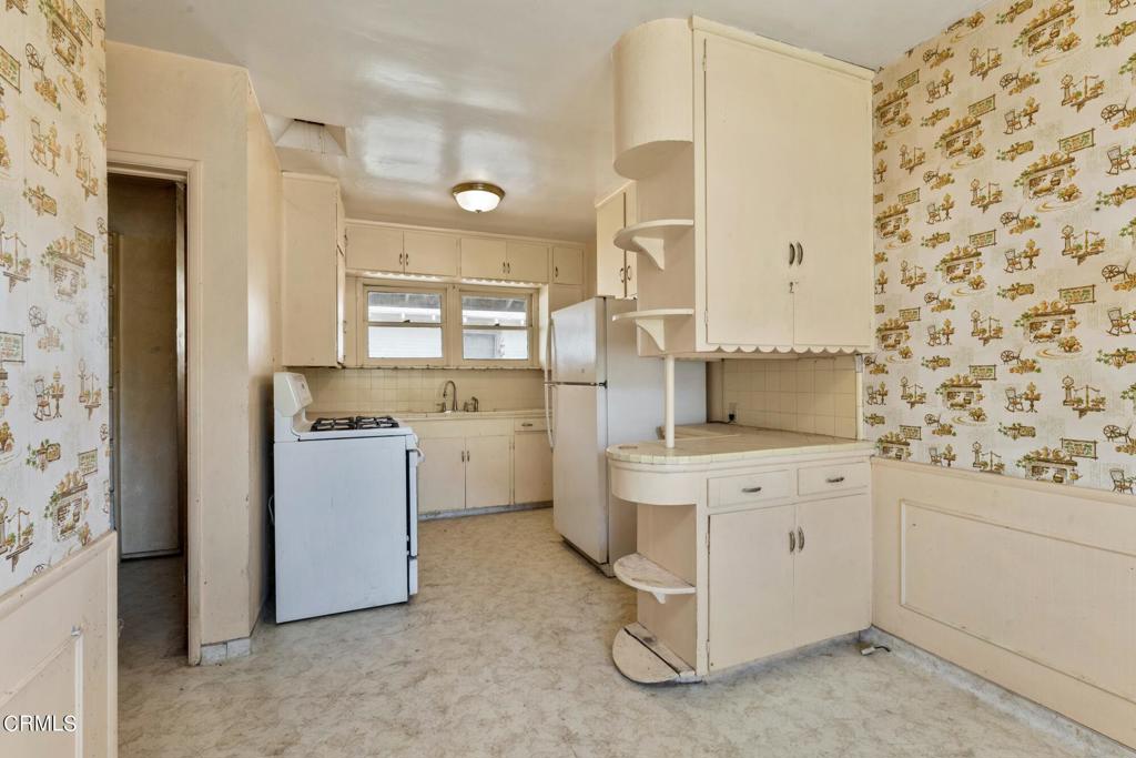 10728 Shoshone Avenue