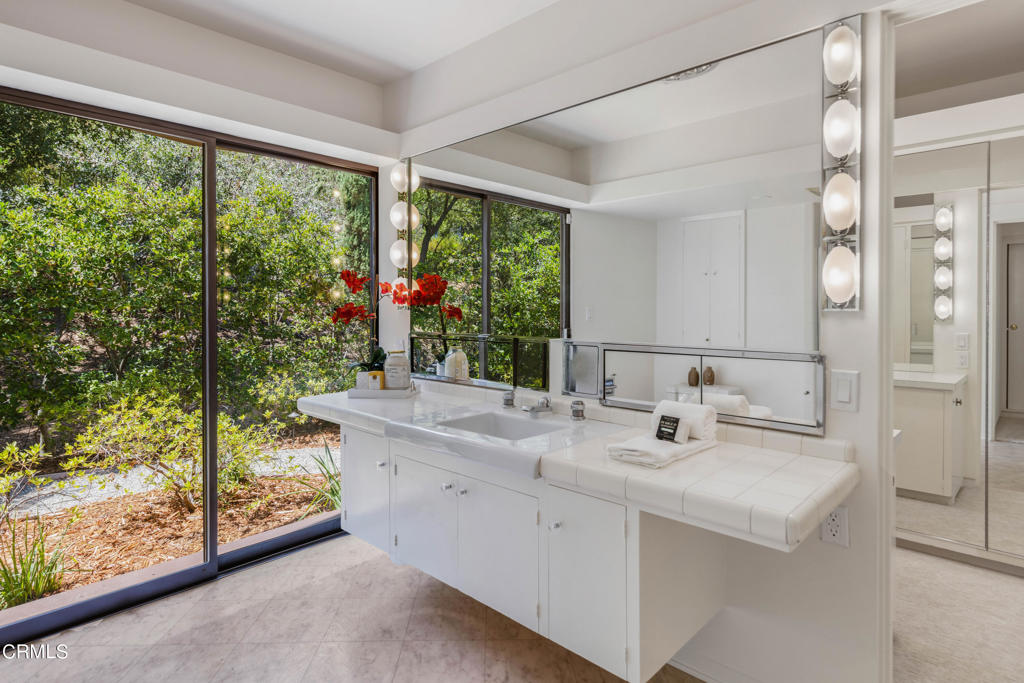 1205 Linda Ridge Lane