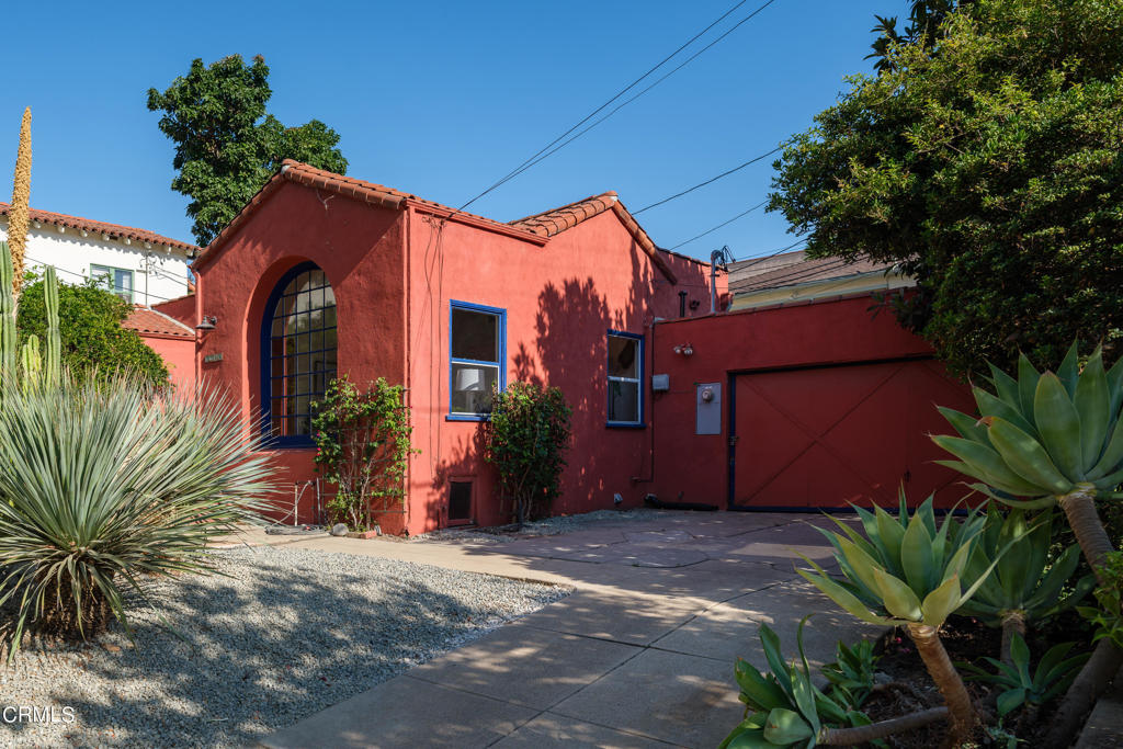 3204 Sherwood Avenue