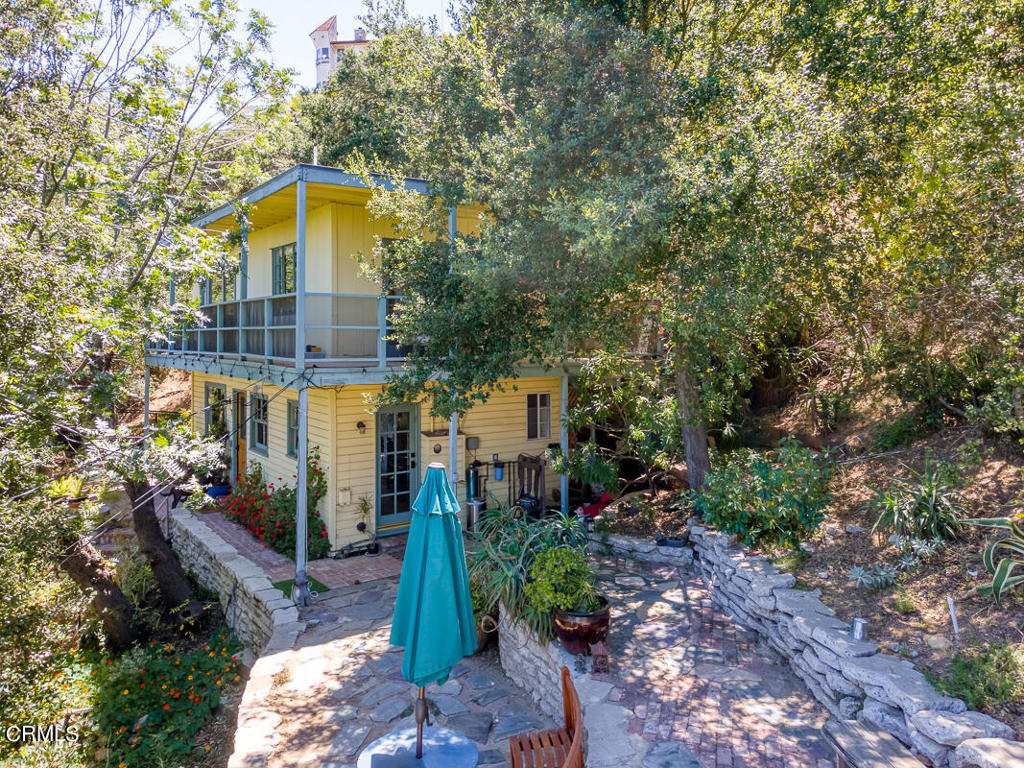 2041 N Alta Vista Avenue