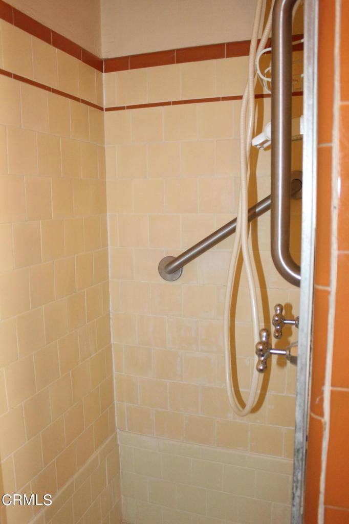 921 N Catalina Street