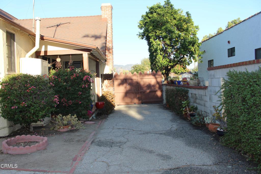 921 N Catalina Street