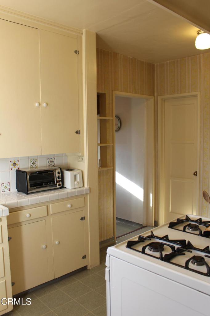 921 N Catalina Street