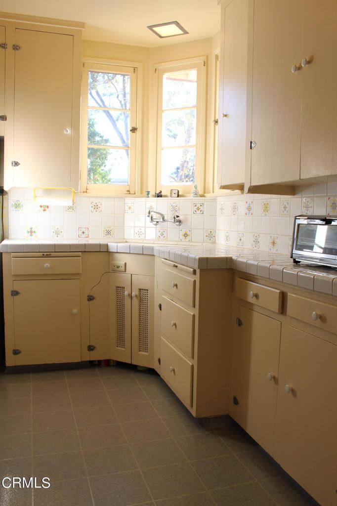 921 N Catalina Street