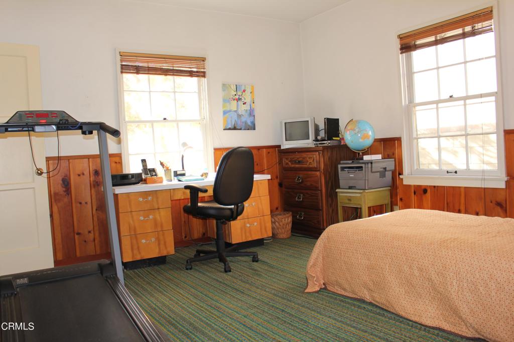 921 N Catalina Street