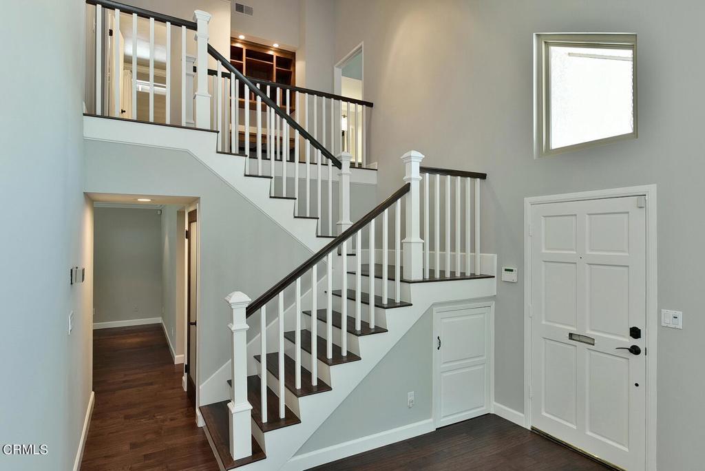 609 N Sunnyslope Avenue