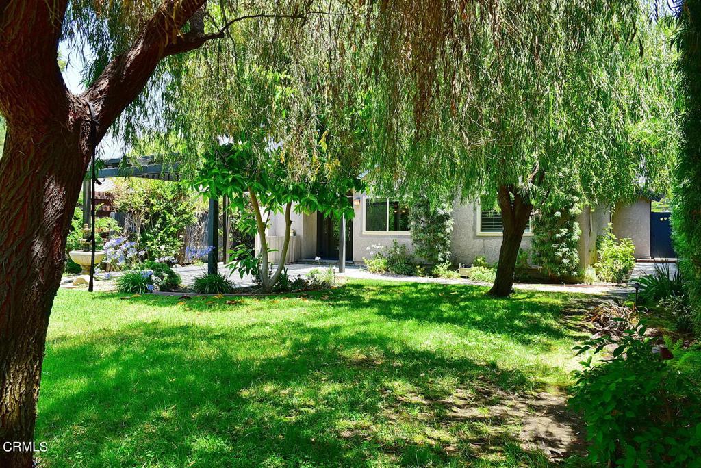 609 N Sunnyslope Avenue
