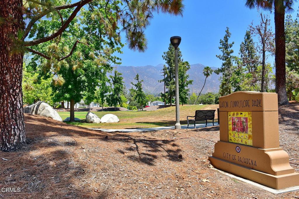 609 N Sunnyslope Avenue