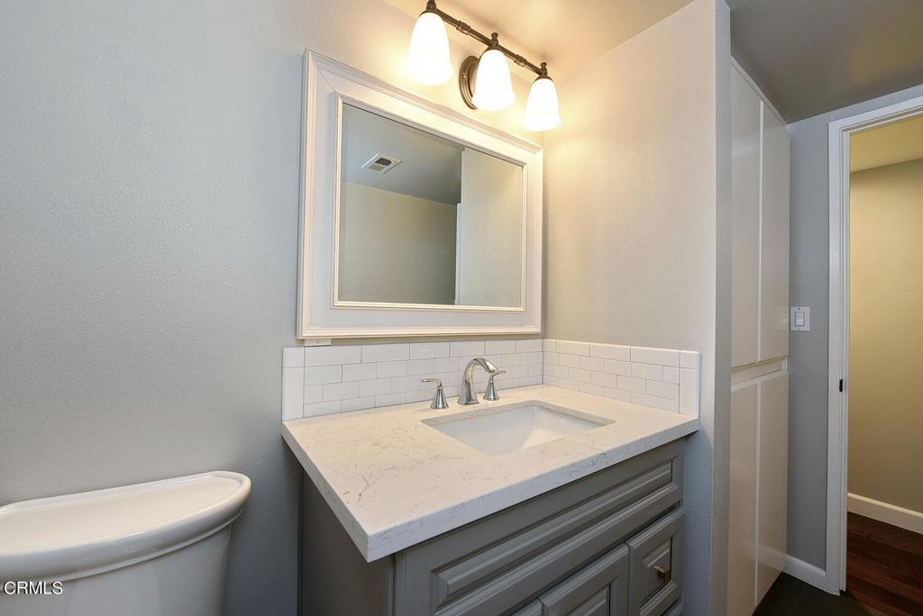 609 N Sunnyslope Avenue