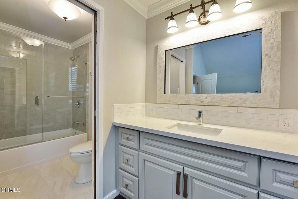 609 N Sunnyslope Avenue