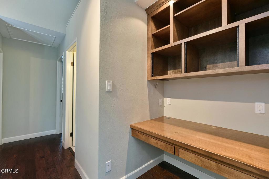 609 N Sunnyslope Avenue