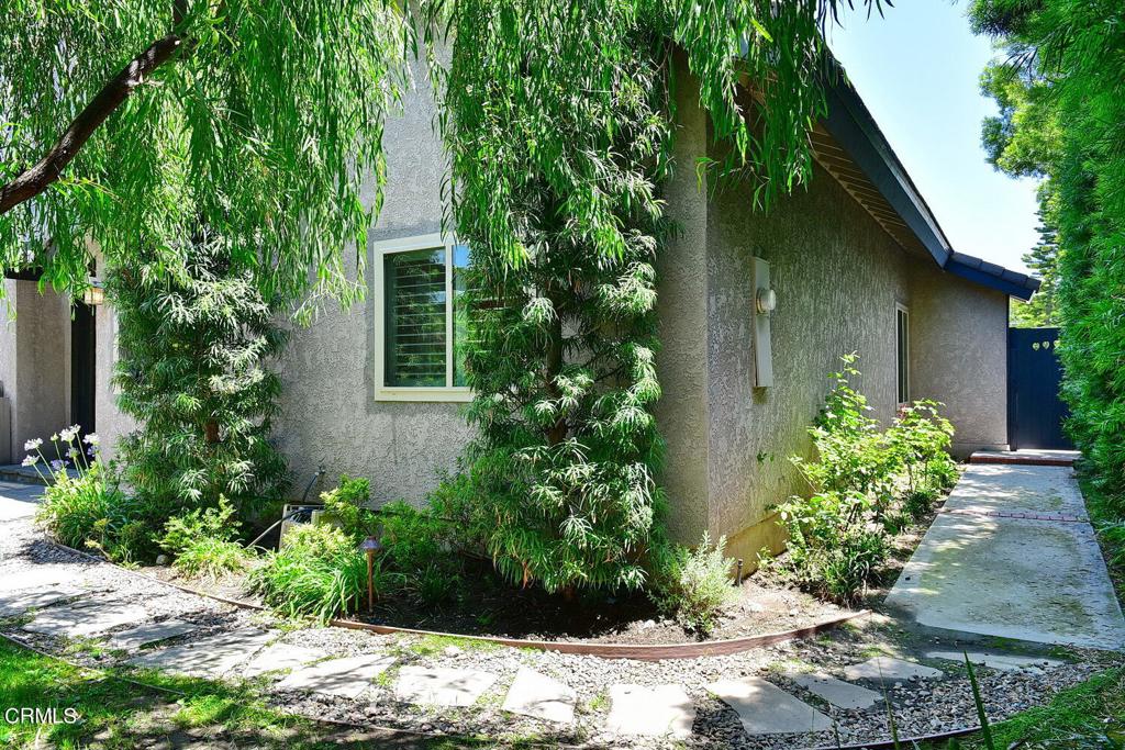 609 N Sunnyslope Avenue