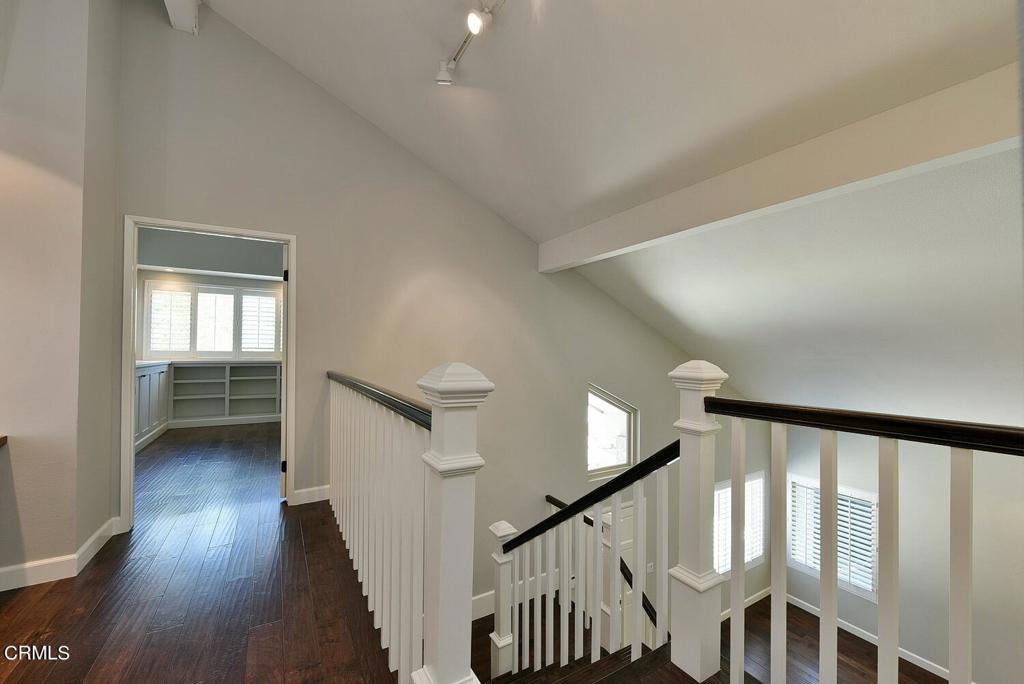 609 N Sunnyslope Avenue